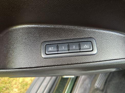 Used 2016 Chevrolet Tahoe LT w/ Luxury Package AWD/4WD image 12
