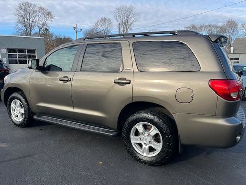 Used 2013 Toyota Sequoia SR5 image 3