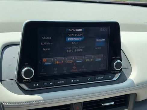 Used 2023 Nissan Rogue SV w/ SV Premium B Package FWD image 21