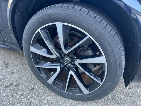 Used 2019 Volvo XC90 T6 Momentum w/ Protection Package image 29