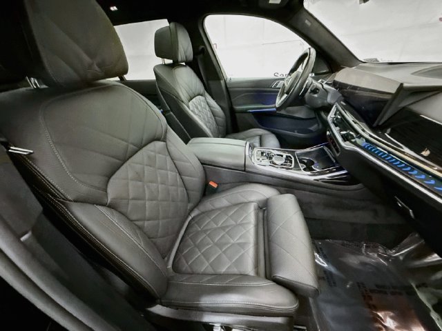 Used 2026 BMW X7 xDrive40i w/ M Sport Package AWD/4WD image 29