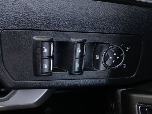 Used 2019 Ford F150 XLT w/ Equipment Group 302A Luxury AWD/4WD image 9
