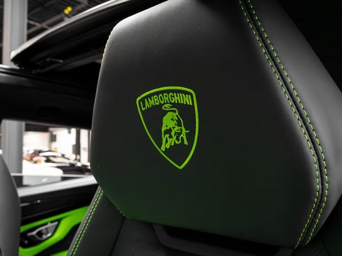 Used 2022 Lamborghini Urus image 7