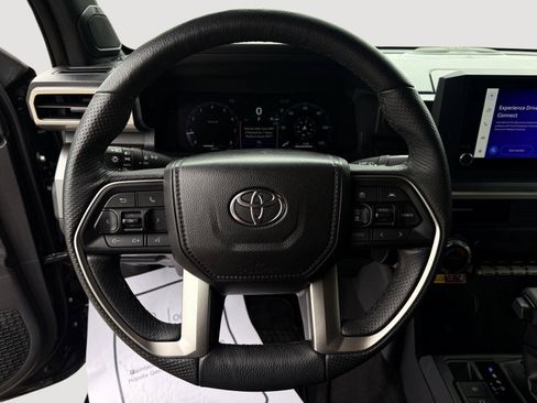 Used 2025 Toyota Tacoma TRD Off-Road w/ TRD Off Road Upgrade Package AWD/4WD image 18