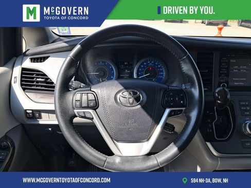 Used 2020 Toyota Sienna XLE w/ Carpet Mat Package AWD/4WD image 11