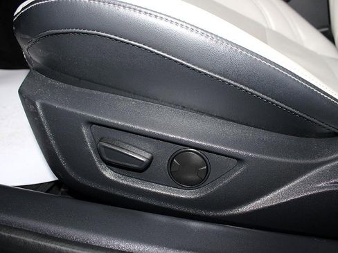 Used 2024 Ford Mustang GT Premium image 19