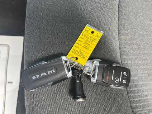 Used 2024 RAM 2500 Big Horn w/ Sport Appearance Package image 31