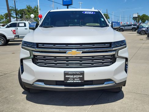 Used 2021 Chevrolet Suburban Premier image 2