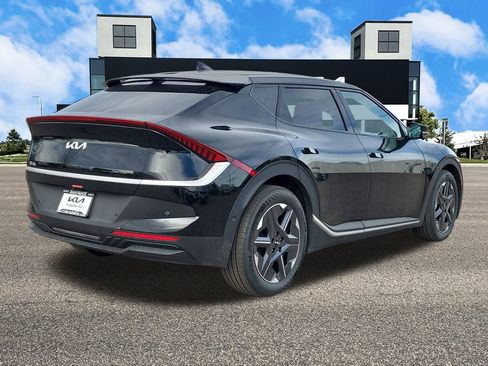 New 2025 Kia EV6 Light w/ Light LR Technology Package image 5