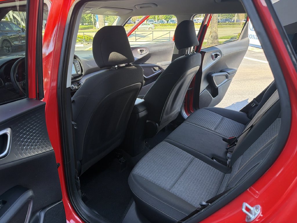 Used 2020 Kia Soul S FWD image 31