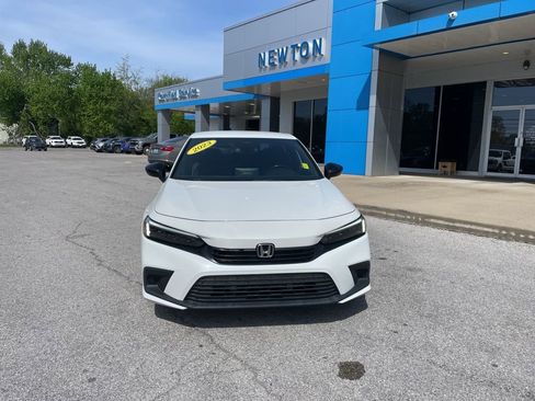 Used 2023 Honda Civic Sport image 2