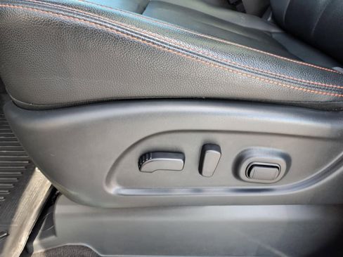 Used 2024 Nissan Titan PRO-4X w/ Pro-4x Convenience Package image 13