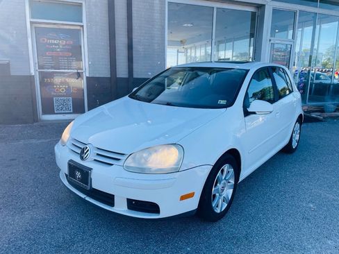 Used 2009 Volkswagen Rabbit S image 2