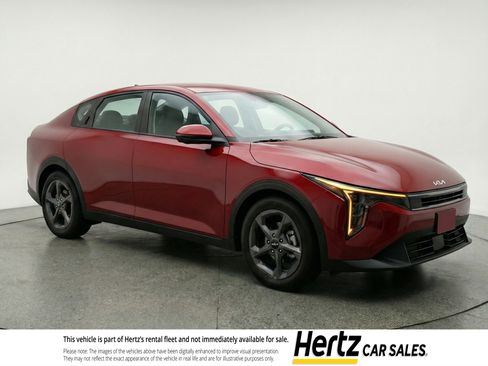 Used 2025 Kia K4 LXS FWD image 1