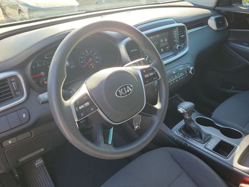 Used 2020 Kia Sorento AWD V6 image 22
