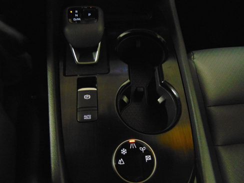 Used 2023 Nissan Rogue SV AWD/4WD image 16