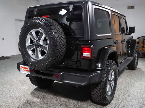 Used 2022 Jeep Wrangler Unlimited Sahara image 8