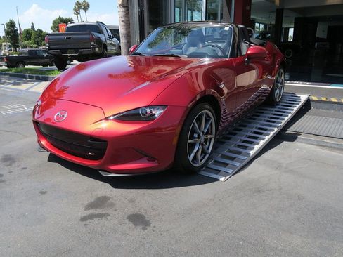 Used 2022 MAZDA MX-5 Miata Grand Touring w/ Weather Package image 2