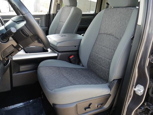 Used 2016 RAM 1500 SLT AWD/4WD image 14