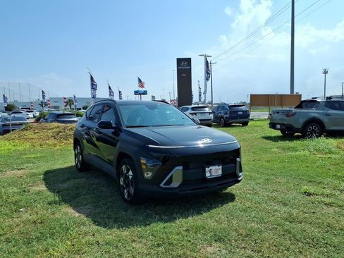 Used 2025 Hyundai Kona SEL FWD image 7