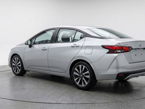 Used 2025 Nissan Versa SV image 6