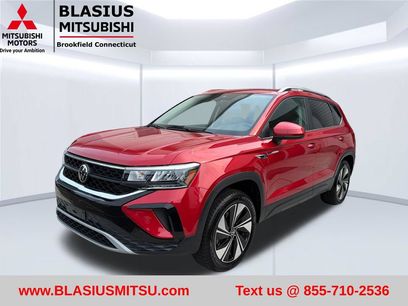 Used 2024 Volkswagen Taos SE w/ Panoramic Sunroof Package