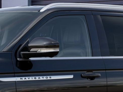 New 2027 Lincoln Navigator Premiere AWD/4WD image 22