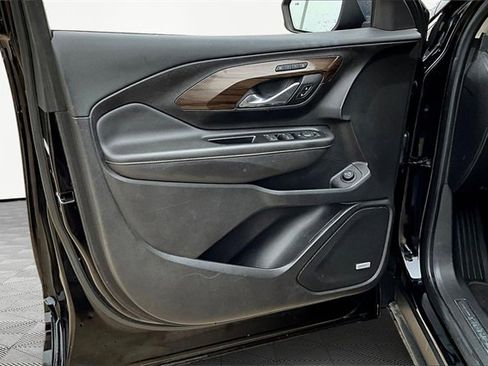 Used 2019 GMC Terrain Denali w/ Advanced Safety Package image 18