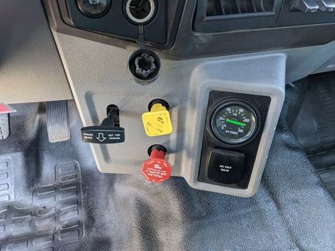 Used 2021 Ford F750 2WD Crew Cab Super Duty image 25