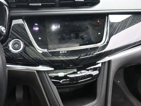 Used 2023 Cadillac XT6 Premium Luxury image 19
