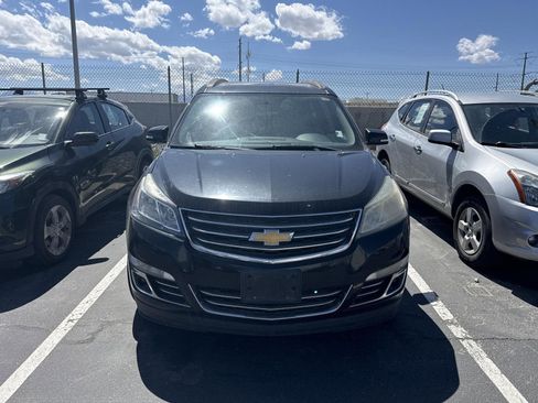 Used 2014 Chevrolet Traverse LTZ FWD image 2