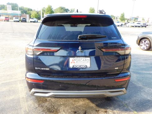 New 2025 Mitsubishi Outlander SE image 6