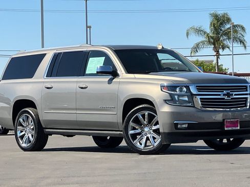 Used 2018 Chevrolet Suburban Premier AWD/4WD image 2
