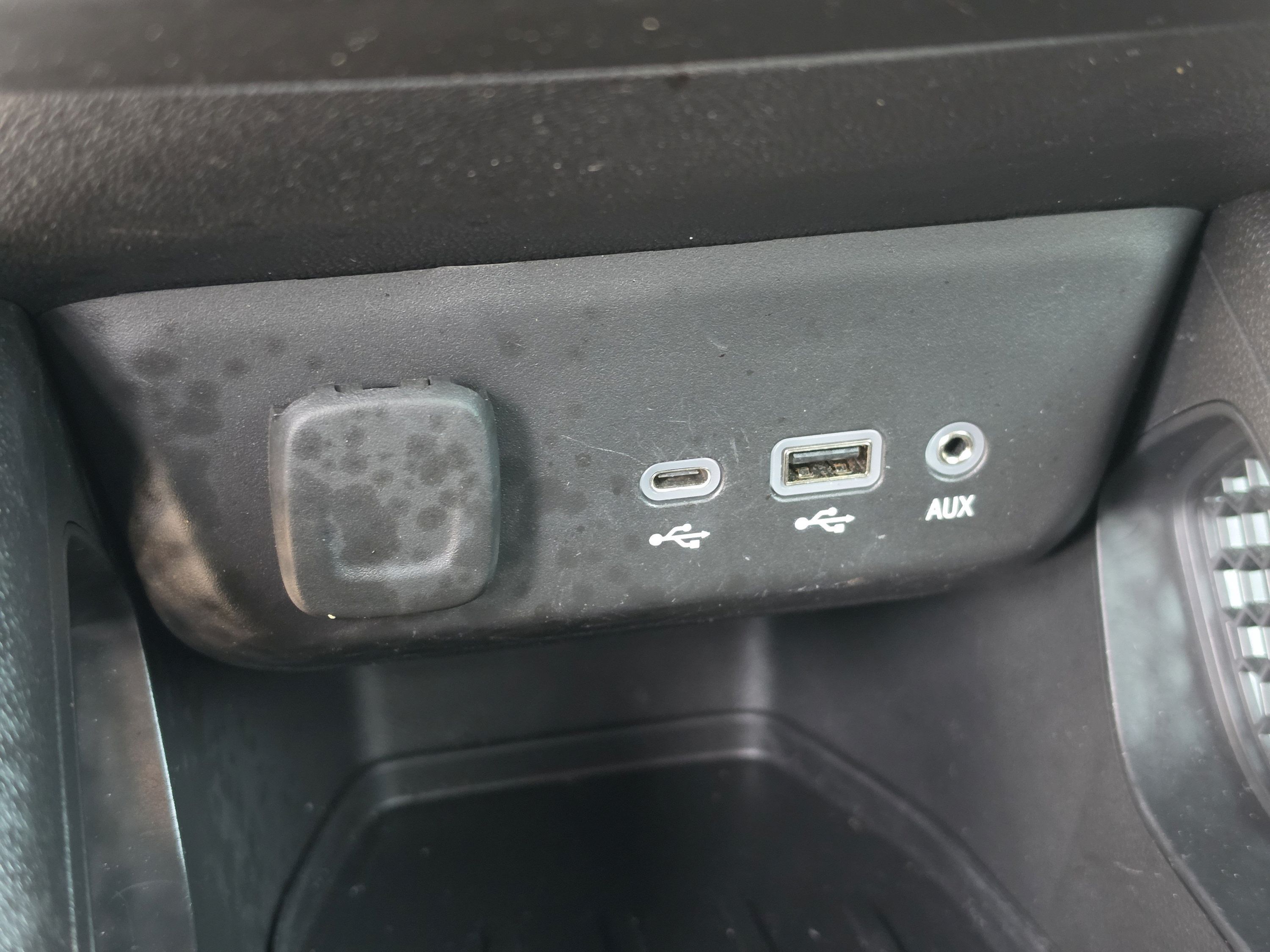 Used 2023 Chevrolet TrailBlazer RS FWD image 28