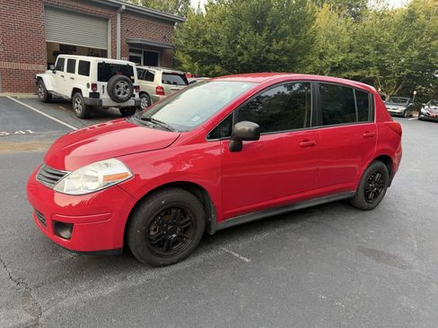 Used 2011 Nissan Versa 1.8 S w/ PWR Plus Pkg FWD image 2