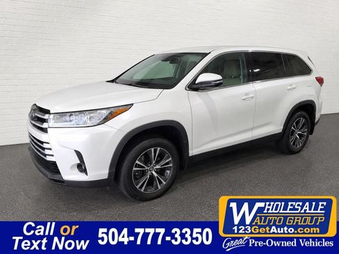 Used 2019 Toyota Highlander LE FWD image 1