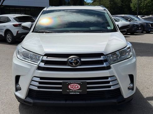 Used 2019 Toyota Highlander XLE AWD/4WD image 3