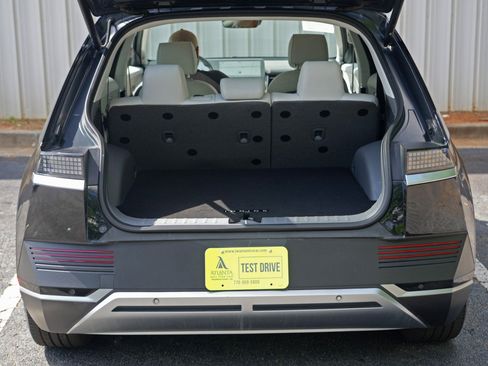 Used 2022 Hyundai Ioniq 5 SEL w/ Cargo Package RWD image 9