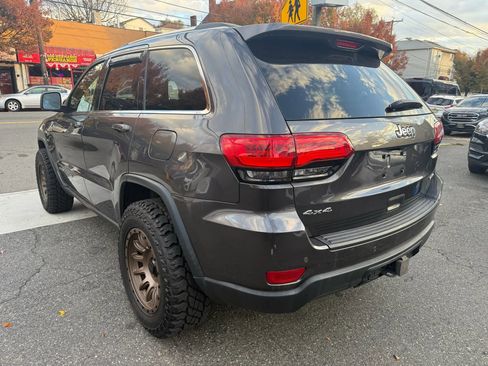 Used 2017 Jeep Grand Cherokee Laredo w/ Quick Order Package 23E image 4