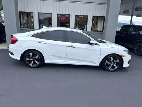 Used 2016 Honda Civic Touring image 39