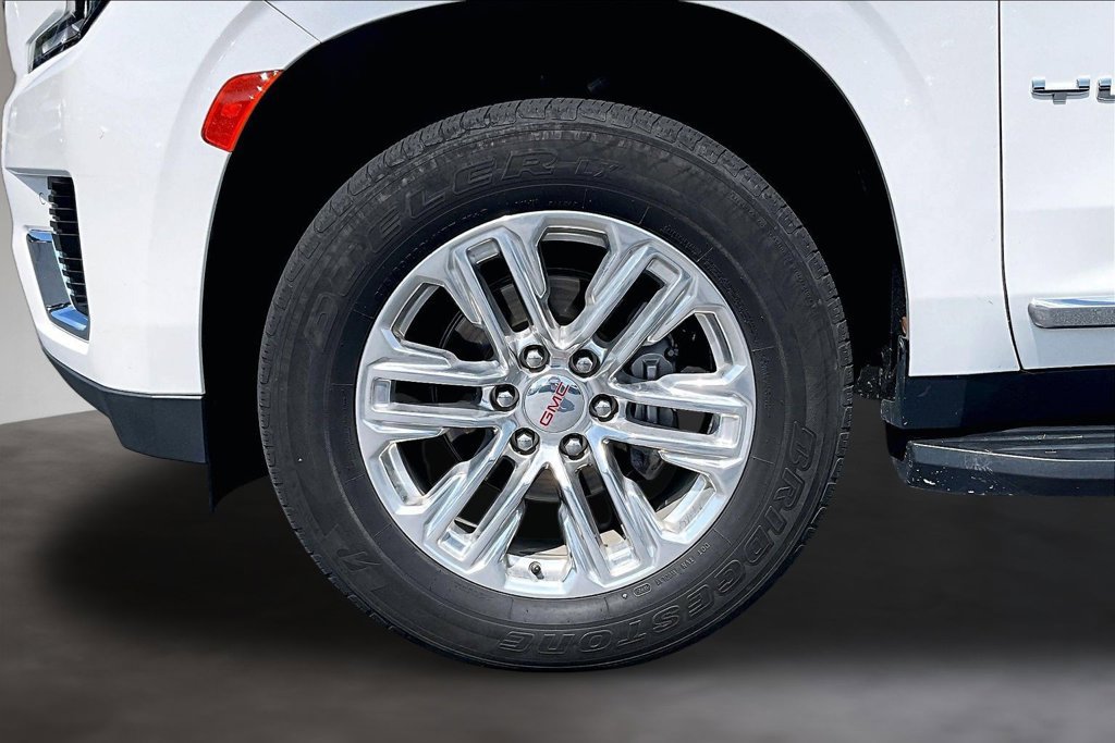 Used 2022 GMC Yukon XL SLT w/ SLT Premium Package AWD/4WD image 9