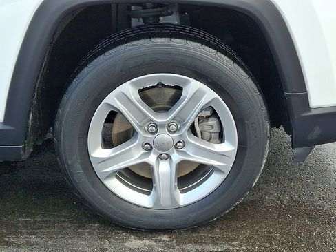 Certified 2023 Jeep Compass Latitude w/ Convenience Group image 8