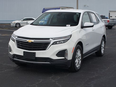 Certified 2024 Chevrolet Equinox LT FWD image 2