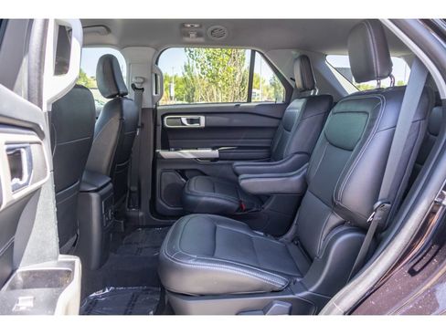 Used 2023 Ford Explorer XLT w/ Class IV Trailer Tow Package AWD/4WD image 13