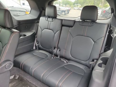 Used 2025 Honda Pilot TrailSport image 21