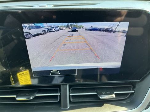 Used 2024 Chevrolet Trax RS FWD image 23