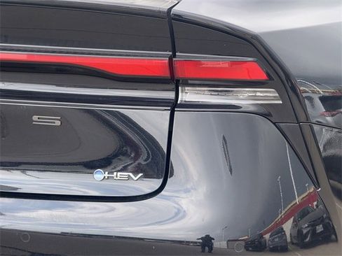 Used 2024 Toyota Prius Limited image 5