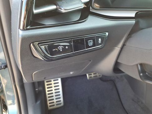 New 2025 Kia Niro EX Touring image 17