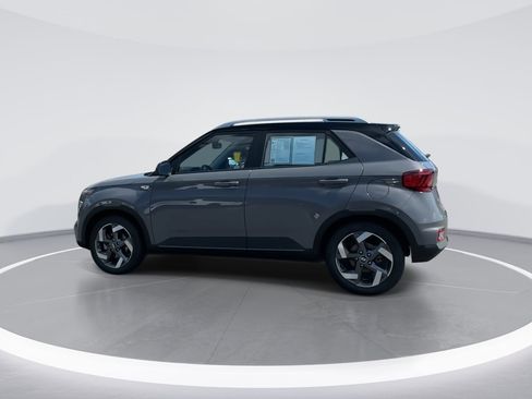 Certified 2022 Hyundai Venue Limited image 4