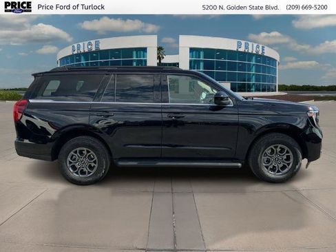 Certified 2025 Ford Expedition Active RWD image 4
